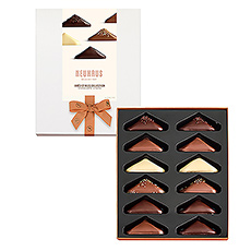 This prestige gift box with 12 irrésistibles offers an amazing tasting journey with 5 different Irrésistibles hand-filled with fresh cream or ganache.