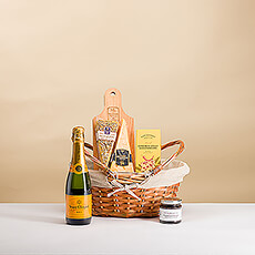 Picnic On The Go with Veuve Clicquot