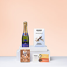 Neuhaus 2022 : Chocolats Sur Un Plateau Et Bulles