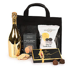 If you want to give a thoughtful gift, go for this black bag filled with Bottega Gold prosecco, Godiva truffles and salty snacks. Perfect for a toast to celebrate festive occasions with friends, family or business partners.