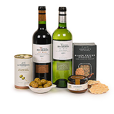 Looking for a classy gift to thank someone for their hospitality? Send this favourite gift set of two bottles of Château des Tourtes red and white wine and savoury snacks, for the perfect tapas moment. These delicacies are presented in a stylish black gift box. The ideal way to show your gratitude and appreciation to a dear colleague, close friend of beloved member of your family.