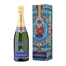 Champagne as a gift is always a big hit. This sparkling Pommery Brut Royal Champagne is perfect to toast during the holidays or to the new year. And even to celebrate any special occasion with your loved ones. Especially with the unique and colourful Mandale gift box that it comes in, to make this champagne gift even more special.