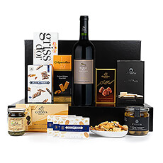 A big gift to surprise the ultimate gourmet with fine Château des Tourtes red wine and both sweet treats and savoury snacks is here for you to send to someone dear. Perfect as a gift for the holidays, or to celebrate other ocassions like birthday, wedding, house warming, anniversary, etc.