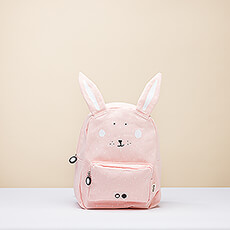 Préparez votre enfant à aller à l'école ou à partir à l'aventure avec ce joli sac à dos de Trixie. Il est à la bonne taille pour les enfants à partir de 3 ans.