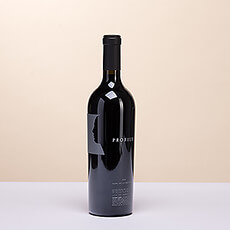 Vin somptueux, riche et élégant, assemblage exclusif de cépages de Bordaux.